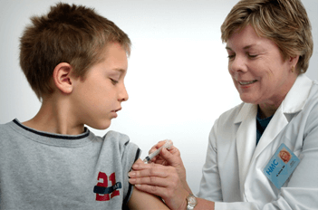 Xử phạt không tiêm vắc xin cho trẻ em